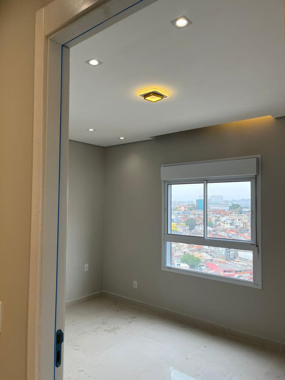 Quarto pronto com vista da cidade